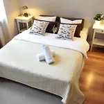 Blooms - Center By Friendly