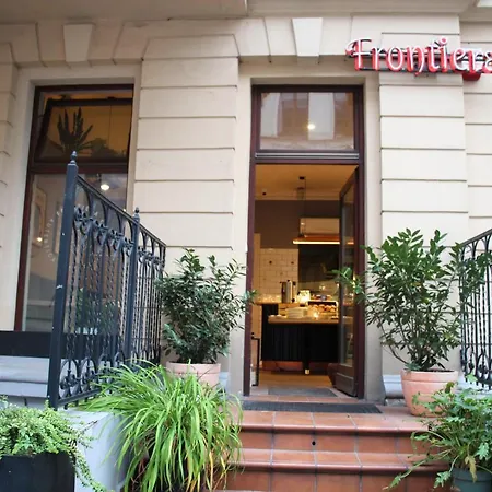 Blooms - Center By Friendly 3*