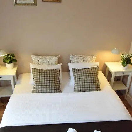 Blooms Inn - City Center Poznan By Friendly Apartments *