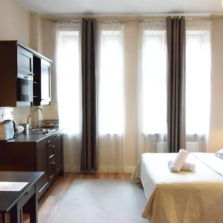 Blooms Inn - City Center Poznan By Friendly Apartments Poznań