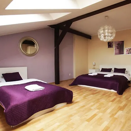 Blooms Inn - City Center Poznan By Friendly Apartments Lägenhetshotell Poznań