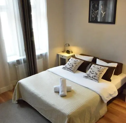 Blooms - Center By Friendly بوزنان